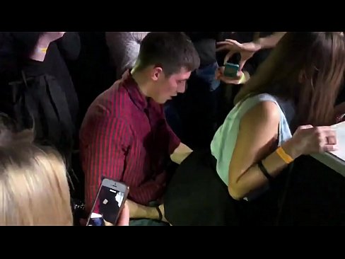 ❤️ రష్యన్ నైట్‌క్లబ్‌లో నిజమైన సెక్స్. 18 ఏళ్ల రష్యన్ అమ్మాయి మలద్వారం మరియు యోనిలో నైట్‌క్లబ్‌లో ఇబ్బంది పెట్టింది ❌ పోర్నో మా వద్ద ❌